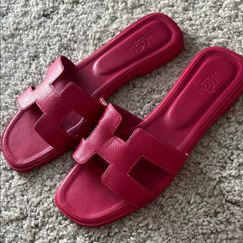 Fuchsia slides US 7 EU 38